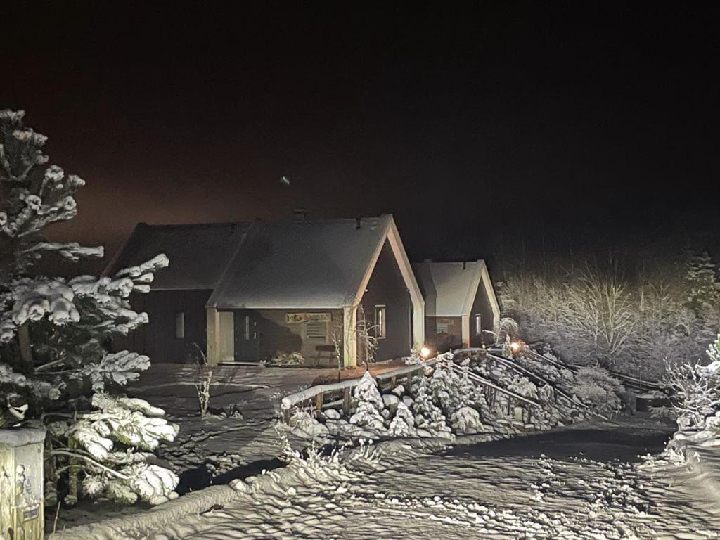 Osada Skoczkowo Komfortowe Domki Z Jacuzzi Nad Jeziorem- Sauna- Balia- Prywatny Staw Wedkarski Podiazy Kültér fotó