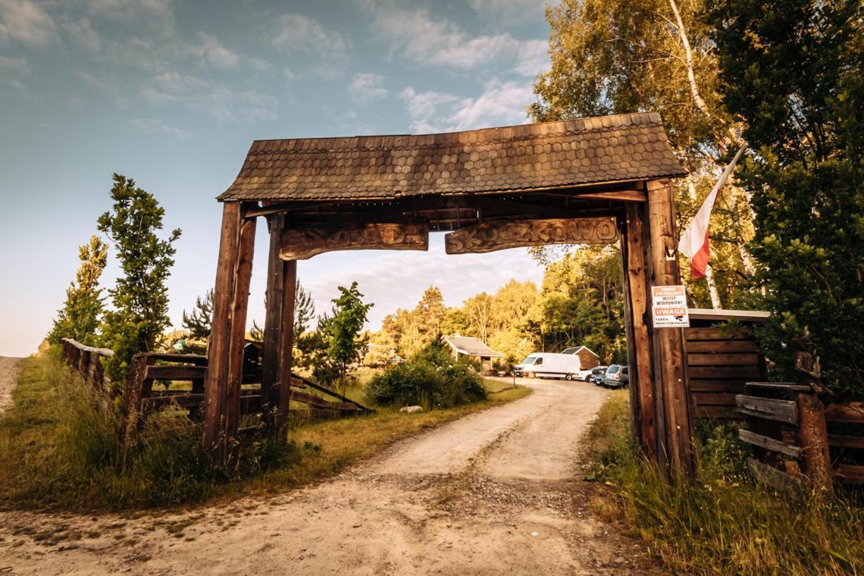 Osada Skoczkowo Komfortowe Domki Z Jacuzzi Nad Jeziorem- Sauna- Balia- Prywatny Staw Wedkarski Podiazy Kültér fotó